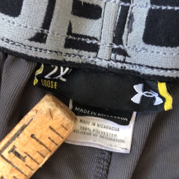 Brown University Men’s 2 XL Under Armour Shorts - Picture 14 of 16